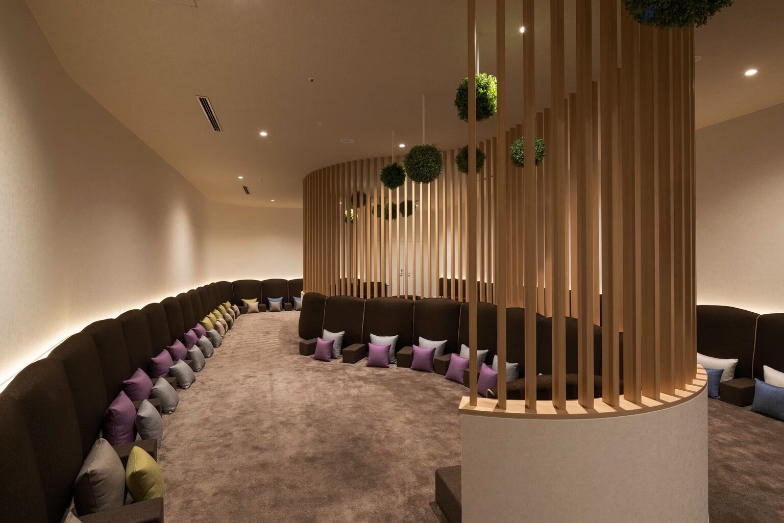 うめきた温泉 蓮 館内