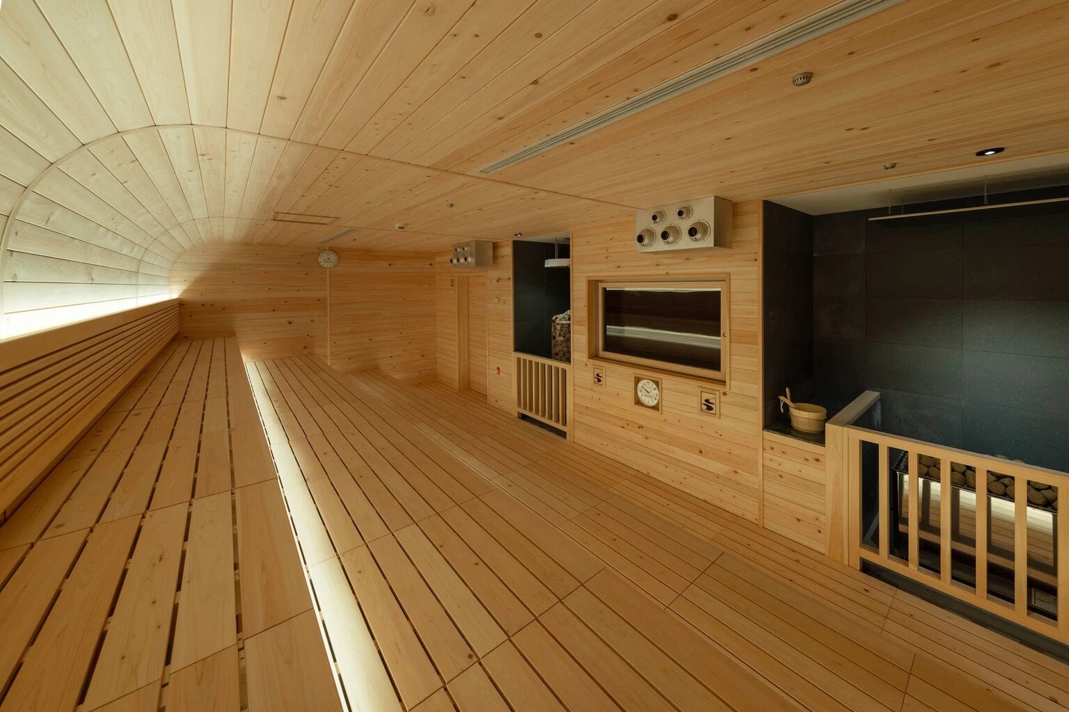 うめきた温泉 蓮 サウナ室